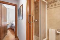 A bathroom at Deluxe Apartment Granada