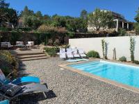 Basen w obiekcie Villa Sirène-Urlaub in der Provence-Côte d'Azur lub w pobliżu