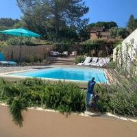 Basen w obiekcie Villa Sirène-Urlaub in der Provence-Côte d'Azur lub w pobliżu