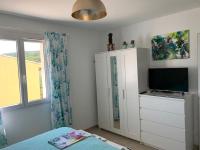 Telewizja i/lub zestaw kina domowego w obiekcie Villa Sirène-Urlaub in der Provence-Côte d'Azur