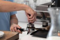 Příslušenství pro přípravu čaje a kávy v ubytování Hotel Roxy & Beach