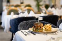 Φαγητό σε αυτό το ξενοδοχείο ή κάπου εκεί κοντά