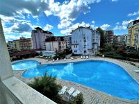 Bazén v ubytování Bravo 5 Holiday Home nebo v jeho okolí