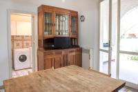 A kitchen or kitchenette at M224 - Marcelli, trilocale con giardino a 150mt dal mare