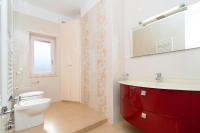 Guest House Emily Suites Sorrentoにあるバスルーム