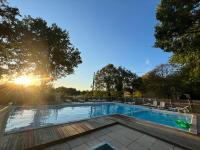 Basen w obiekcie 4-Gîte 4 personnes avec piscine lub w pobliżu