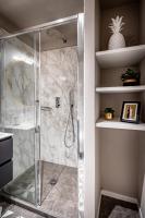 A bathroom at Hs4U Ricasoli Luxury apartment near Duomo N.2