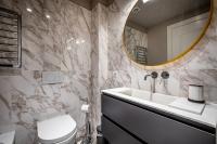 A bathroom at Hs4U Ricasoli Luxury apartment near Duomo N.2