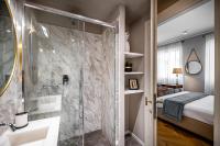 A bathroom at Hs4U Ricasoli Luxury apartment near Duomo N.2