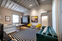 A seating area at Hs4U Ricasoli Luxury apartment near Duomo N.2