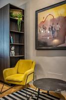 A seating area at Hs4U Ricasoli Luxury apartment near Duomo N.2