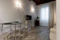 A television and/or entertainment centre at Fiesolana Elegant