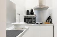 A kitchen or kitchenette at Fiesolana Elegant