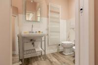 A bathroom at Fiesolana Elegant