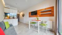 Kuchyňa alebo kuchynka v ubytovaní Apartamenty Sun & Snow Sanatoryjna - blisko plaży