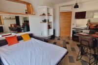 Kuchyňa alebo kuchynka v ubytovaní Magnifique appartement avec balcon vue mer à l'entrée d'Ajaccio