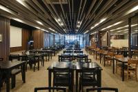 Un restaurante u otro lugar para comer en The Island Blue Hotel