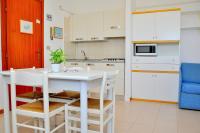 A kitchen or kitchenette at Seafront view studio in Bibione - Beahost