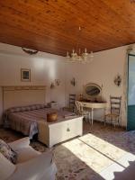 A seating area at Appartamento Salvia