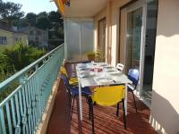 Plan piętra w obiekcie Appartement T3/T4 - 80m2 - à SANARY/MER