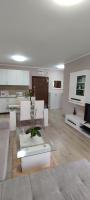 Kuchyň nebo kuchyňský kout v ubytování Luxury and stylish apartmen, metro station Obelya