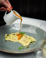 Jídlo v hotelu nebo okolí