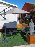 Vonkajšia záhrada v ubytovaní Mobile home Zen Siblu Fréjus