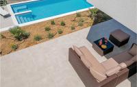 Vista sulla piscina di 4 Bedroom Gorgeous Home In Podstrana o su una piscina nei dintorni