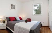 Letto o letti in una camera di 4 Bedroom Gorgeous Home In Podstrana