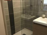 Kúpeľňa v ubytovaní Appartement 2P climatisé avec loggia et garage - Balaruc-les-Bains - FR-1-680-12