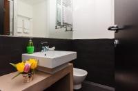 A bathroom at Domus Best Guest House
