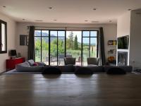 Plán poschodí v ubytovaní Maison contemporaine dans le village d'Eygalières