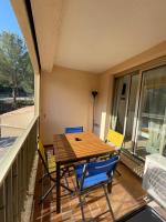 Balkon lub taras w obiekcie Studio climatisé piscine et proche plage