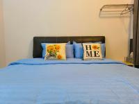 The Sun 1 or 3BR Bayan Lepas 4 to 10 pax WLにあるベッド