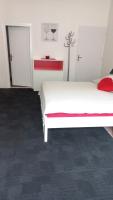 Postel nebo postele na pokoji v ubytování Apartmány Karlštejn