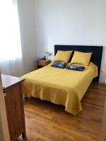 Posteľ alebo postele v izbe v ubytovaní Agréable maison de ville , proche de la mer.