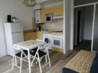 Kuchnia lub aneks kuchenny w obiekcie Superbe appartement lumineux et traversant