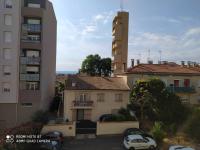 Budynek, w którym mieści się apartament