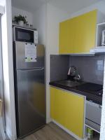 Kuchnia lub aneks kuchenny w obiekcie MARSEILLAN-PLAGE Appartement Coeur de sable