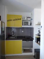 Kuchnia lub aneks kuchenny w obiekcie MARSEILLAN-PLAGE Appartement Coeur de sable