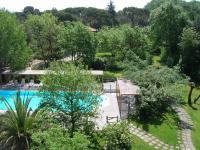 Bazén v ubytovaní Hotel La Bussola alebo v jeho blízkosti