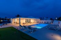 The swimming pool at or close to Villa Sapphire by Villa Plus