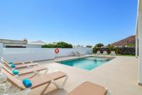 The swimming pool at or close to Villa Sapphire by Villa Plus