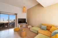 Televízia a/alebo spoločenská miestnosť v ubytovaní Villa Ocean Pearl by Villa Plus