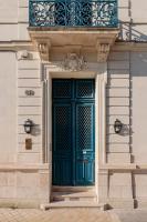 Exteriér alebo vchod do ubytovania Hôtel Corneille - Entrée autonome, réception en ligne - Encore Mieux