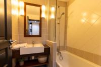 Kúpeľňa v ubytovaní MC Tourisme - Splendide & cosy appartement avec piscine, tennis & parking