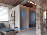A seating area at Tranquil Cottage Retreat in Todi, Umbria