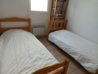 Posteľ alebo postele v izbe v ubytovaní Grau d'Agde : Appartement 3 pièces avec terrasses à 20m de la plage - FR-1-423-265