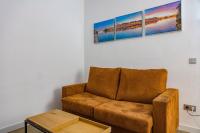 A seating area at Apartment Triana