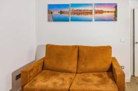 A seating area at Apartment Triana